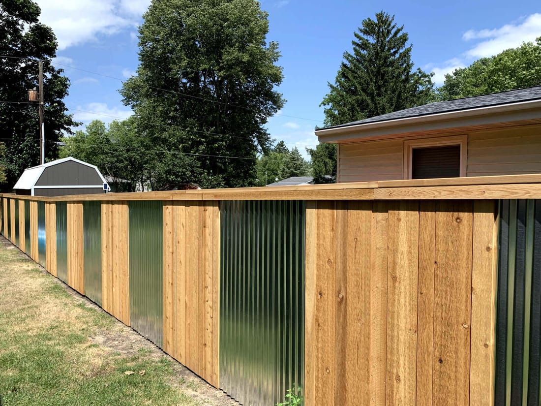 Legendary Fence Company Florence AL fence installation crew at work in Florence AL, AL